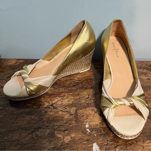 Cole Haan Women Sz 8B Nike Air Ava Open Toe Wedge Pumps Heel Sandals White Gold - Picture 1 of 11